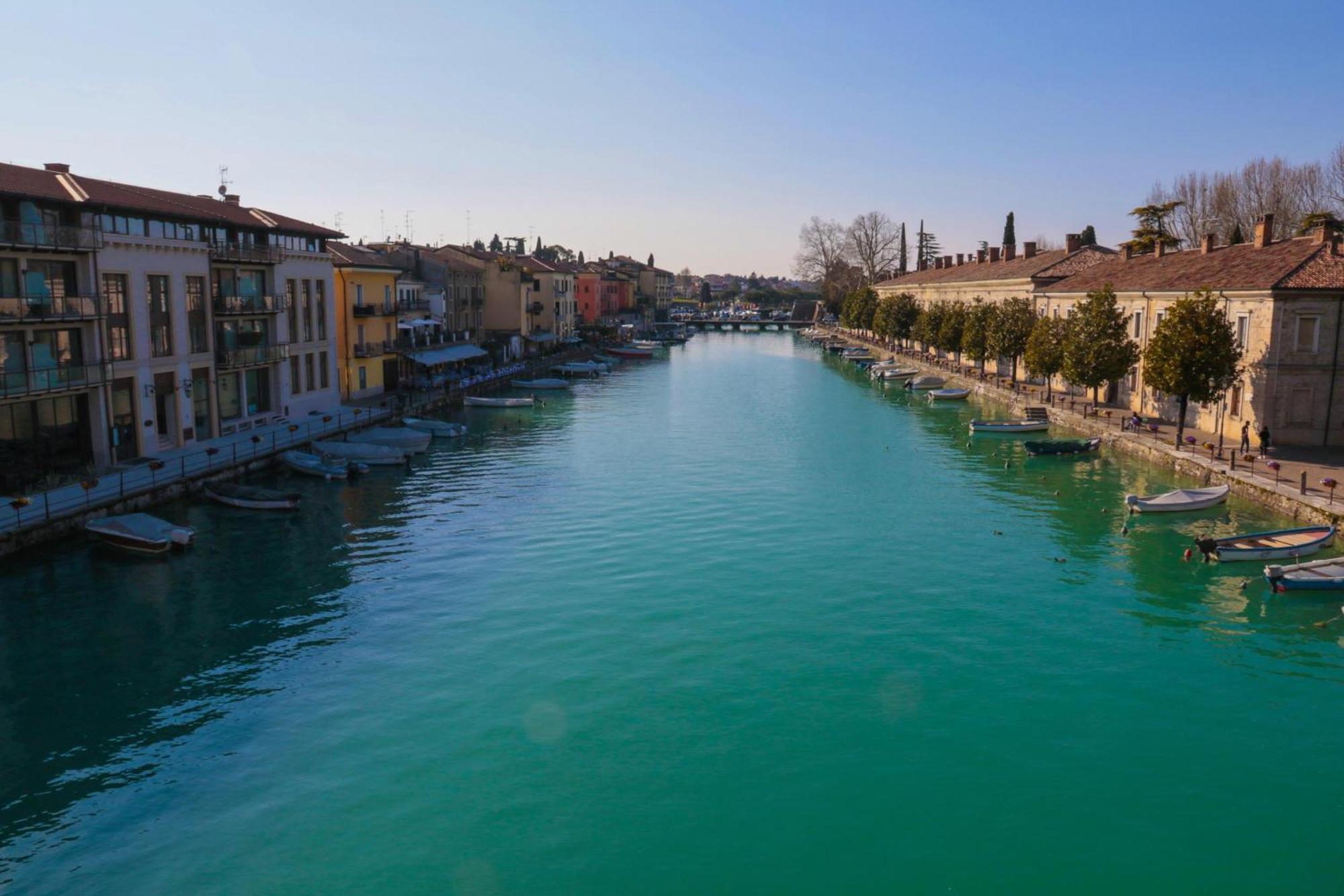 Le Finestre Sul Borgo Rooms Peschiera del Garda Buitenkant foto
