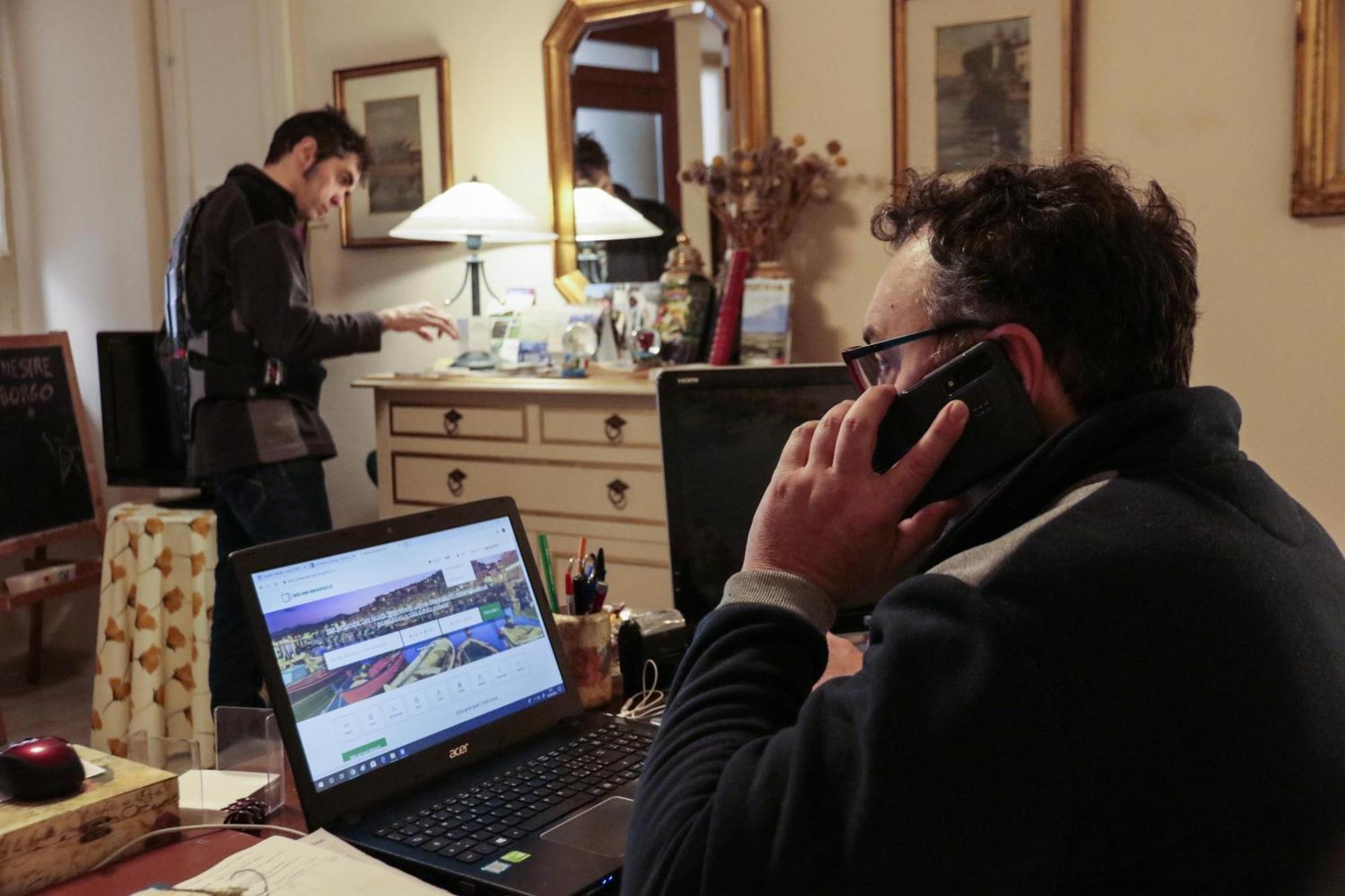 Le Finestre Sul Borgo Rooms Peschiera del Garda Buitenkant foto