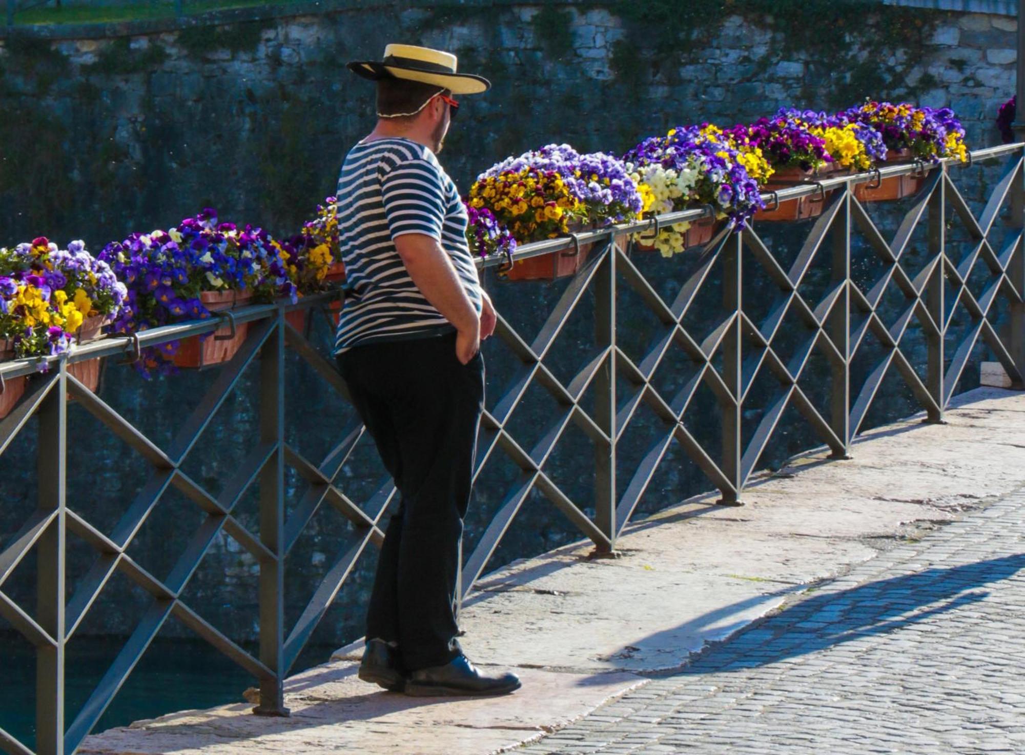 Le Finestre Sul Borgo Rooms Peschiera del Garda Buitenkant foto