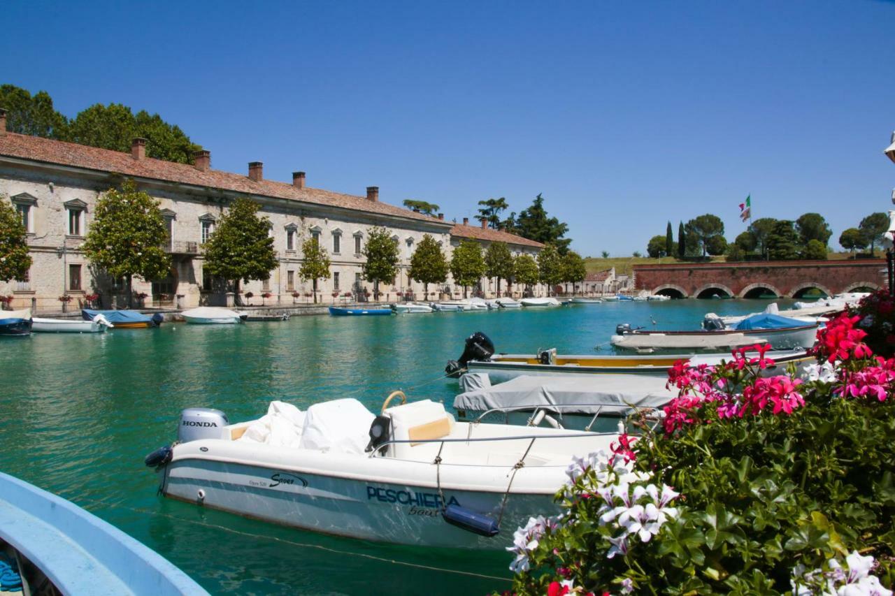 Le Finestre Sul Borgo Rooms Peschiera del Garda Buitenkant foto