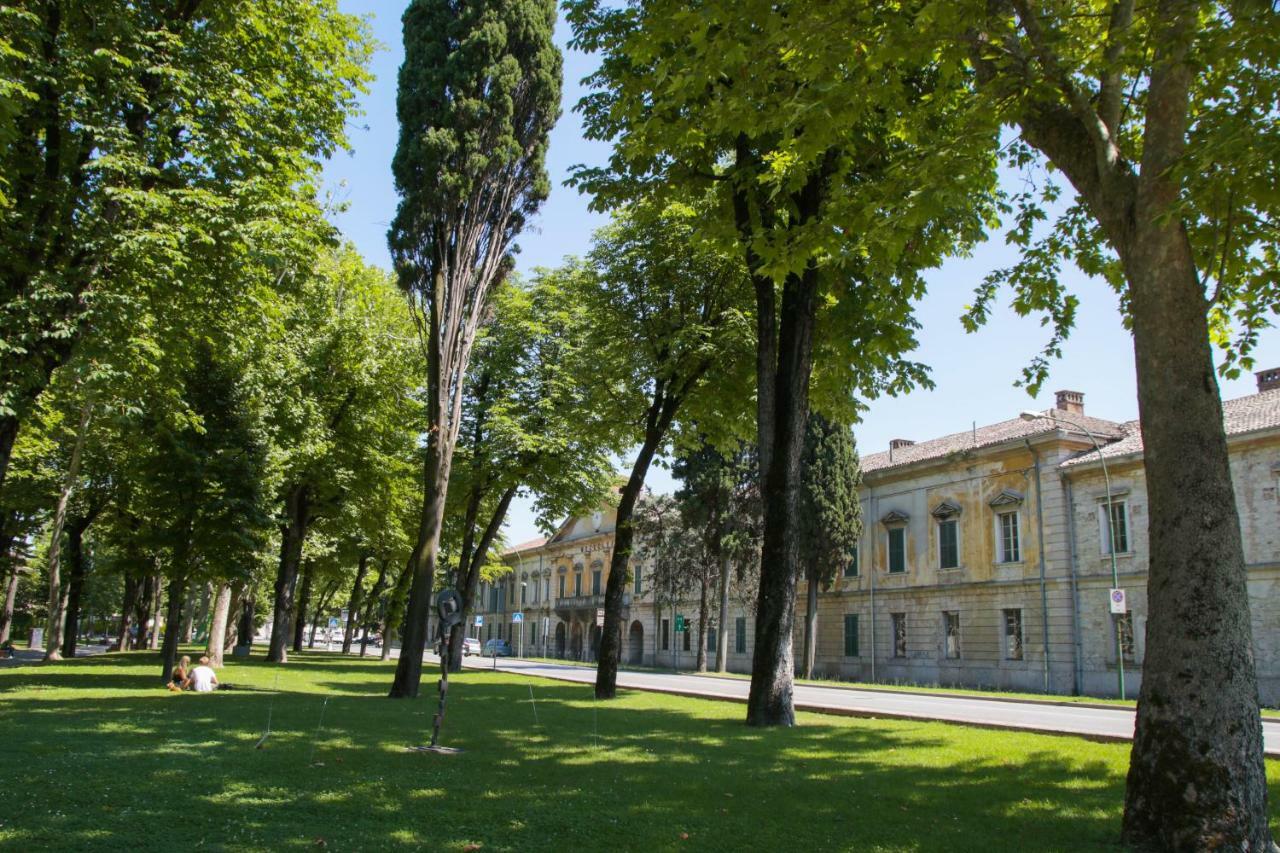 Le Finestre Sul Borgo Rooms Peschiera del Garda Buitenkant foto