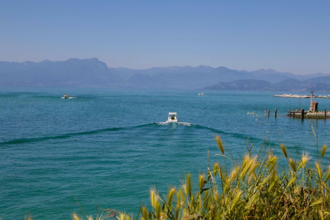 Le Finestre Sul Borgo Rooms Peschiera del Garda Buitenkant foto
